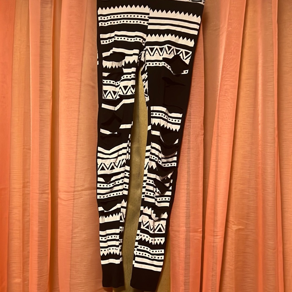 ripped pattern leggings